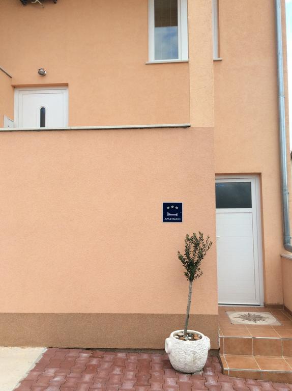 Apartments Dumina Муртер Екстериор снимка