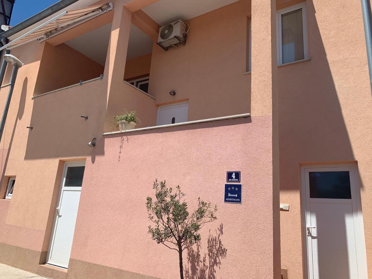Apartments Dumina Муртер Екстериор снимка